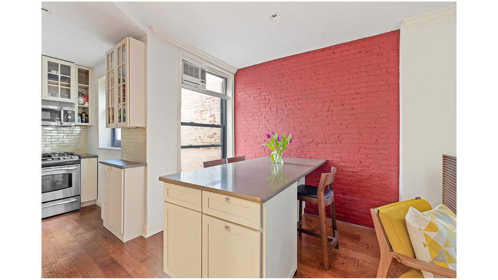 12 West 9th Street, Unit 6C photo 2