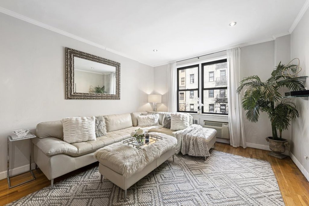 330 East 70th Street, Unit 2H photo 2