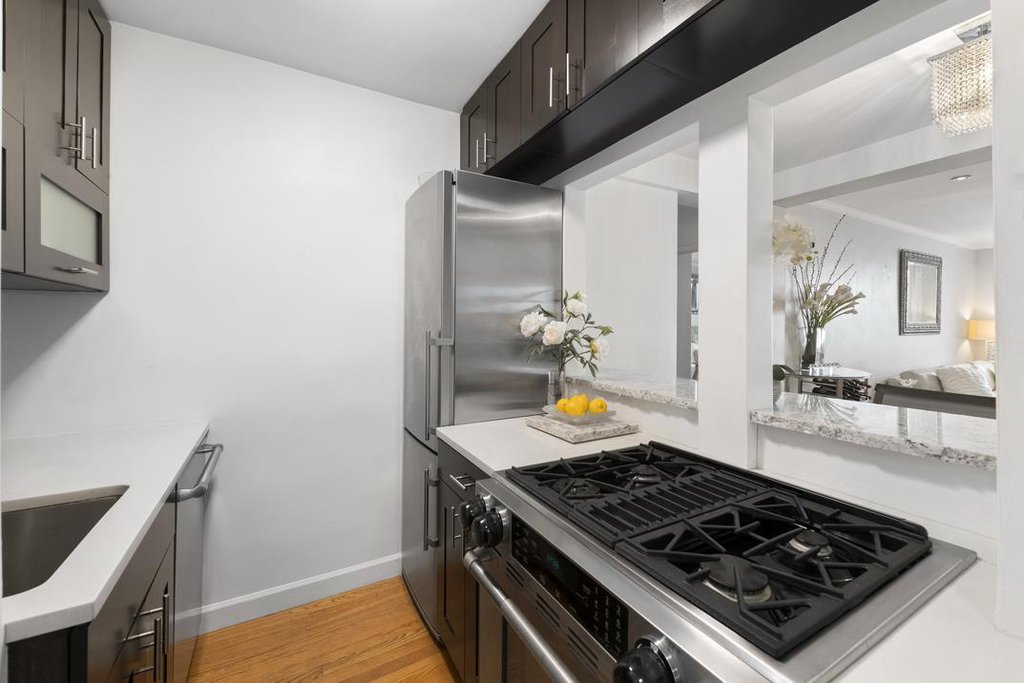 330 East 70th Street, Unit 2H photo 5