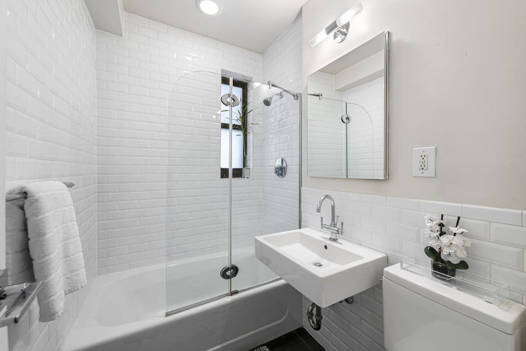 330 East 70th Street, Unit 2H photo 8