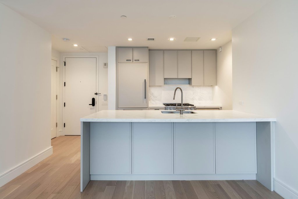 540 Sixth Avenue, Unit 7A photo 4