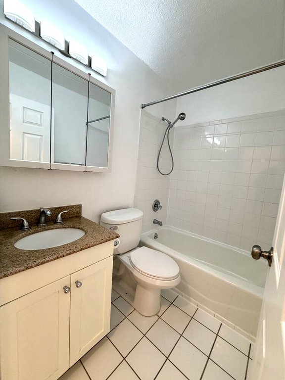 220 Manhattan Avenue, Unit 1U photo 4