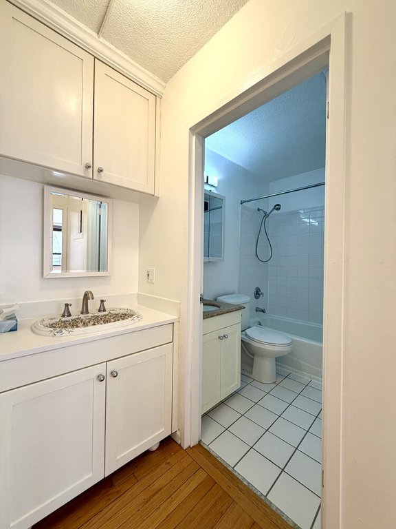 220 Manhattan Avenue, Unit 1U photo 5