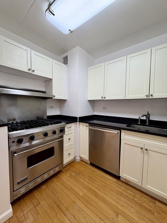 220 Manhattan Avenue, Unit 1U photo 7