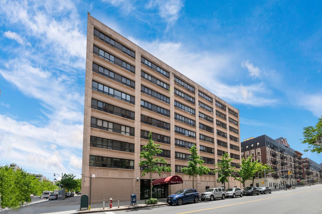 220 Manhattan Avenue, Unit 1U photo 9