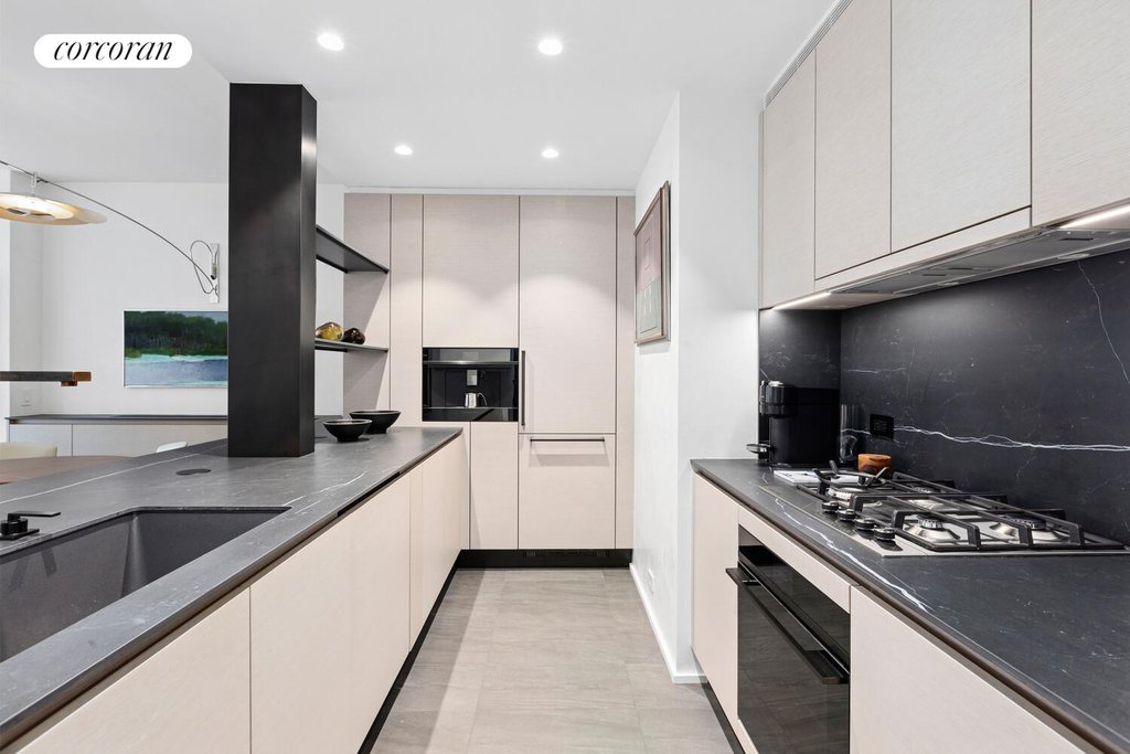 15 West 53rd Street, Unit 20E photo 3
