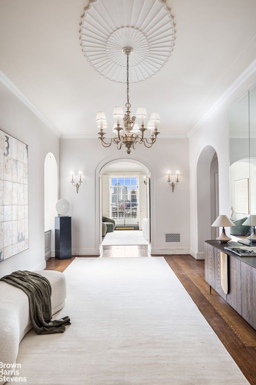 1 Beekman Place, Unit 7/8A photo 3