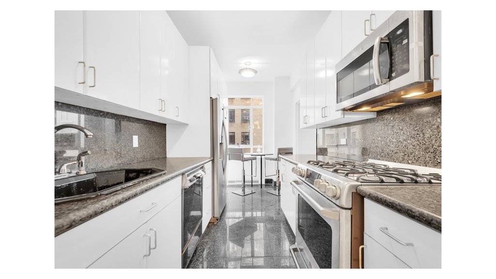 25 Central Park West, Unit 4W photo 2
