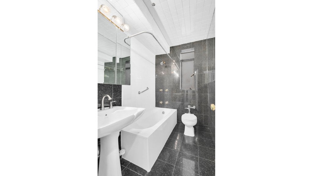 25 Central Park West, Unit 4W photo 5