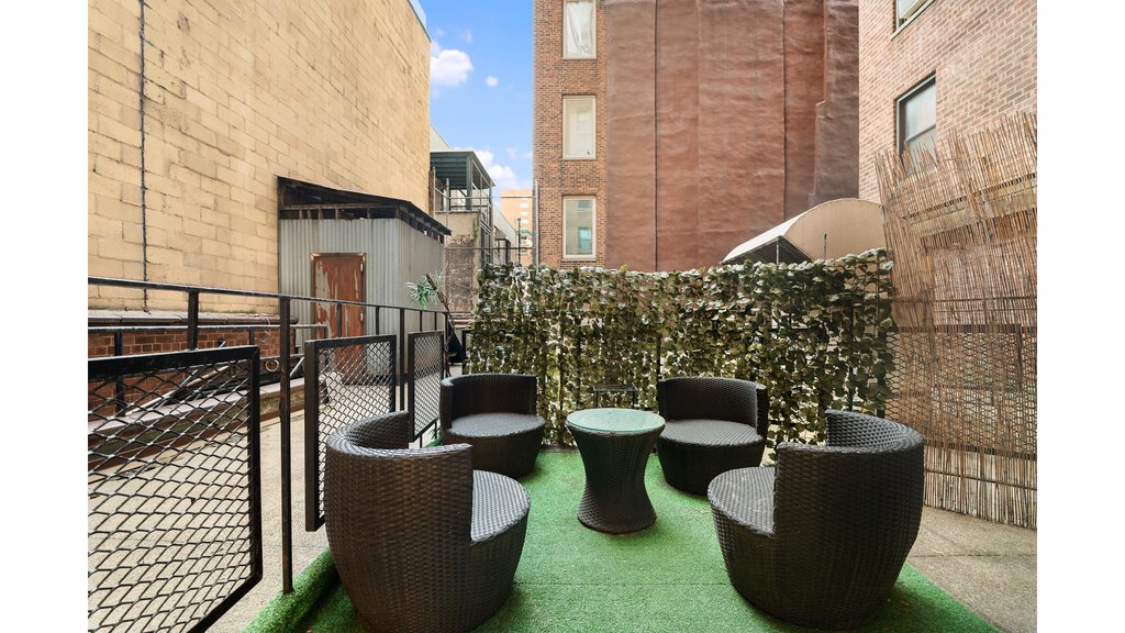 301 East 63rd Street, Unit 2K photo 4