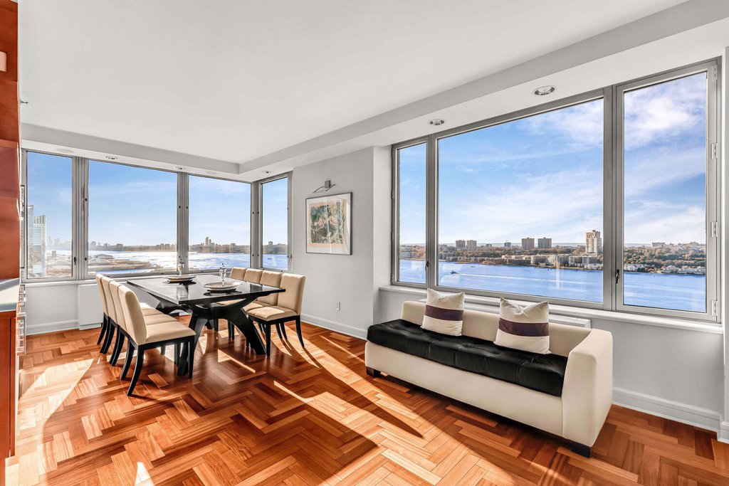 220 Riverside Boulevard, Unit 24G photo 5
