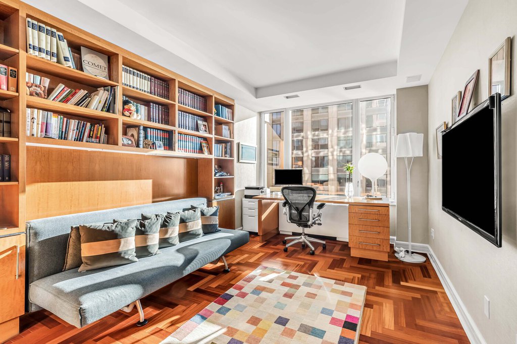 220 Riverside Boulevard, Unit 24G photo 7