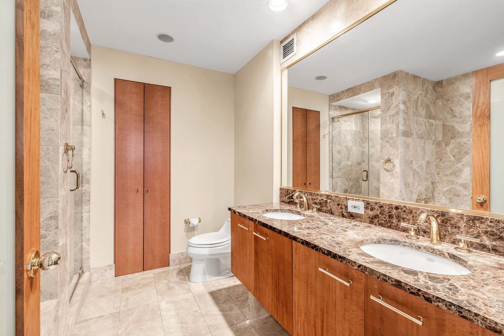 220 Riverside Boulevard, Unit 24G photo 10