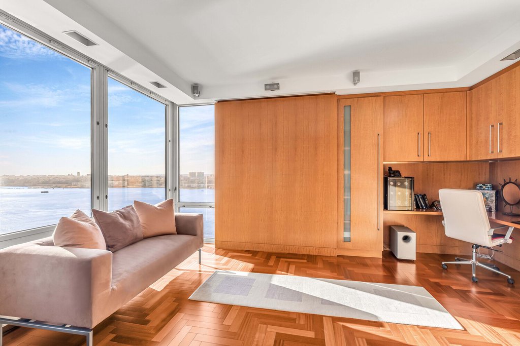 220 Riverside Boulevard, Unit 24G photo 11