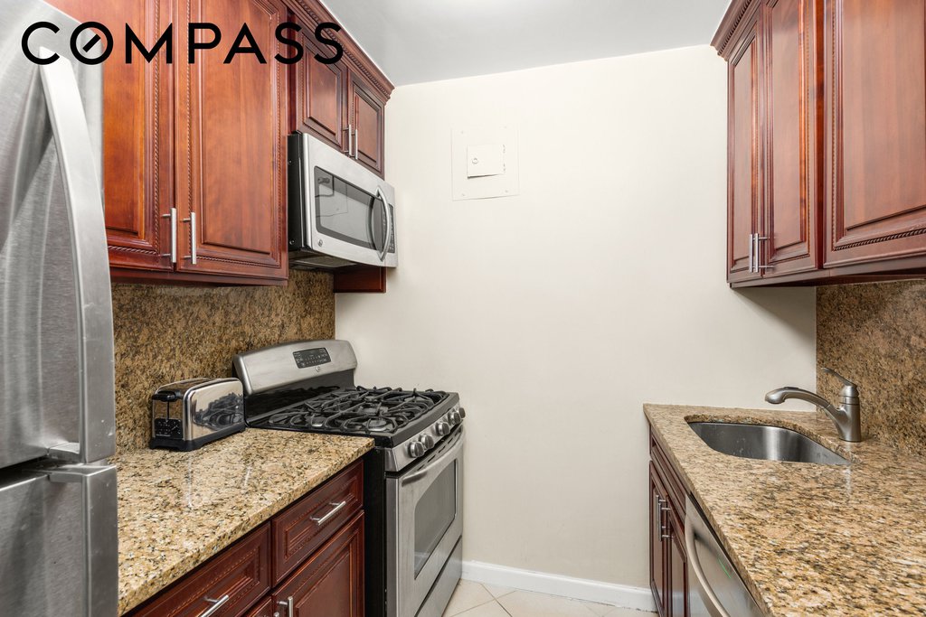 401 East 65th Street, Unit 2J photo 5