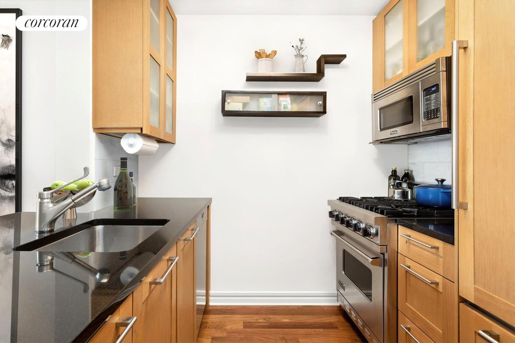 200 West End Avenue, Unit 12M photo 3