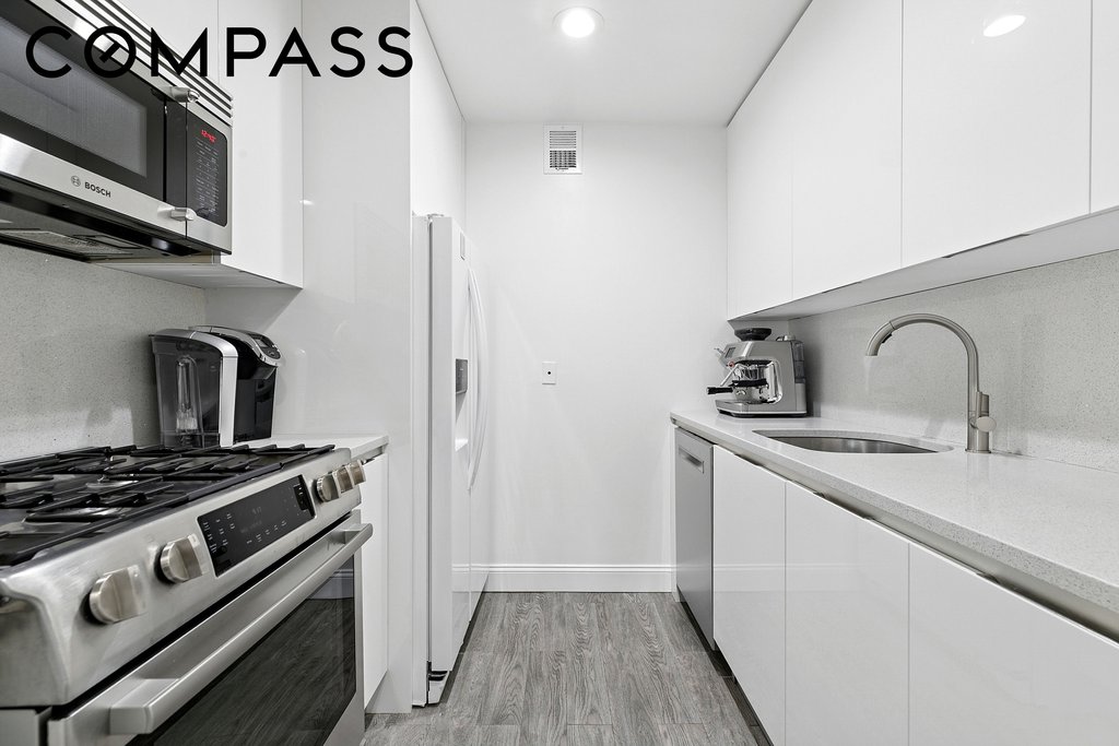 146 West 57th Street, Unit 47B photo 4