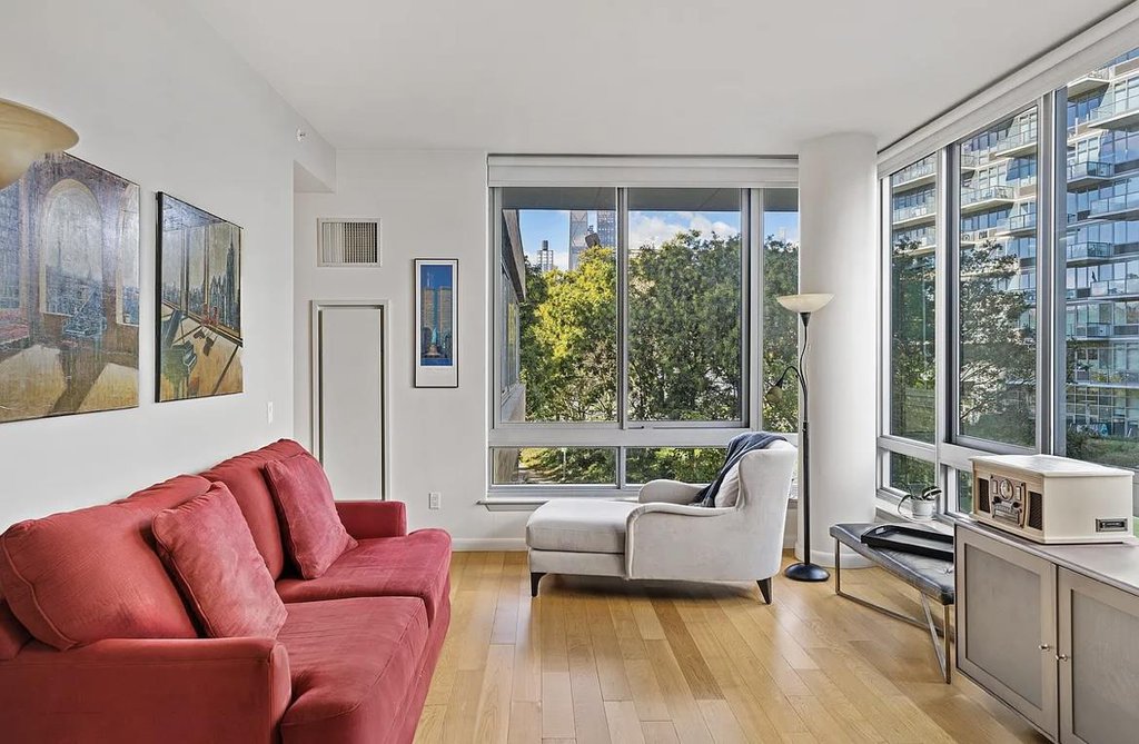 46-30 Center Boulevard, Unit 203 photo 2