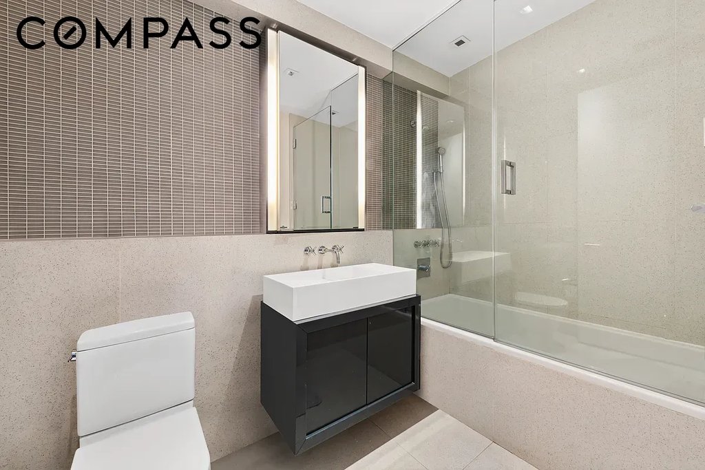 300 East 23rd Street, Unit 5B photo 8