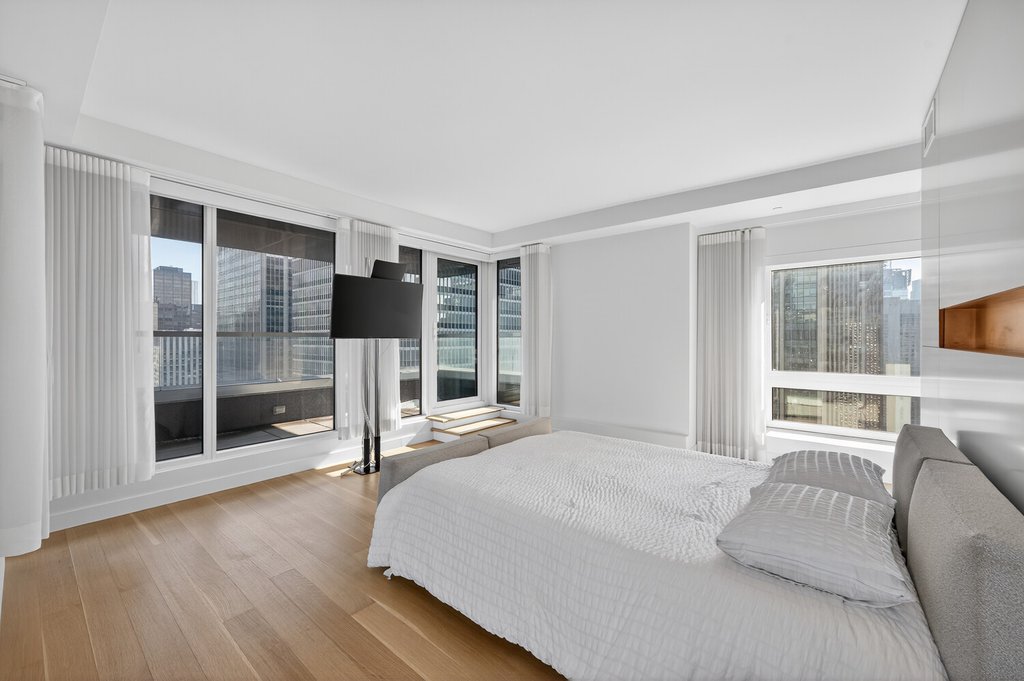 135 West 52nd Street, Unit PH4 photo 11