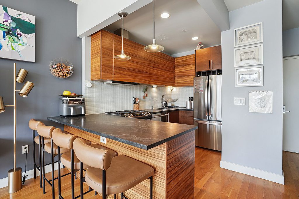 11-24 31st Avenue, Unit 6C photo 4
