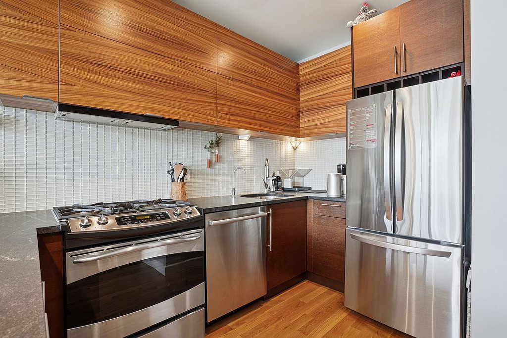 11-24 31st Avenue, Unit 6C photo 5