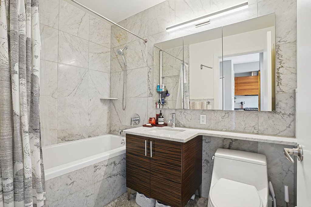 11-24 31st Avenue, Unit 6C photo 9