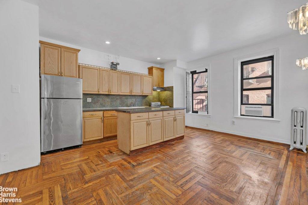 828 Gerard Avenue, Unit 2D photo 2