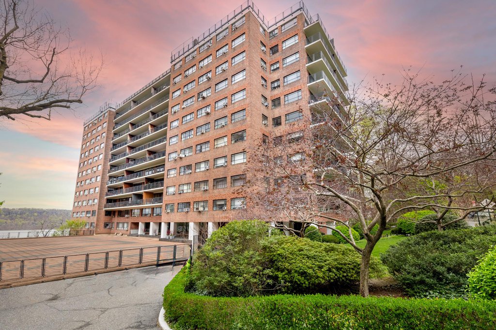 2727 Palisade Avenue, Unit 5A