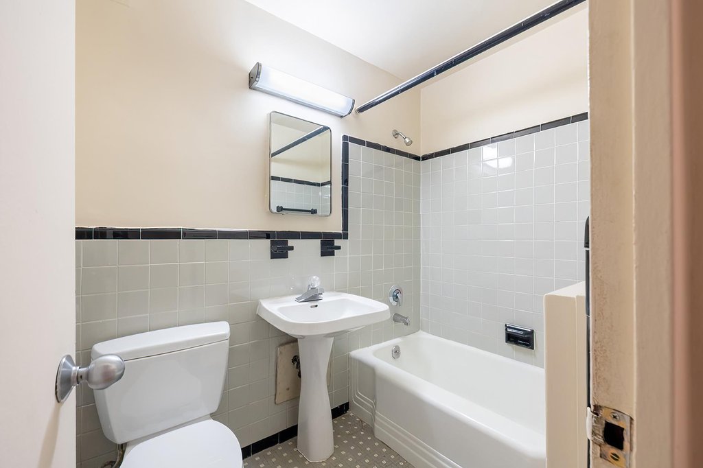 2727 Palisade Avenue, Unit 5A photo 7