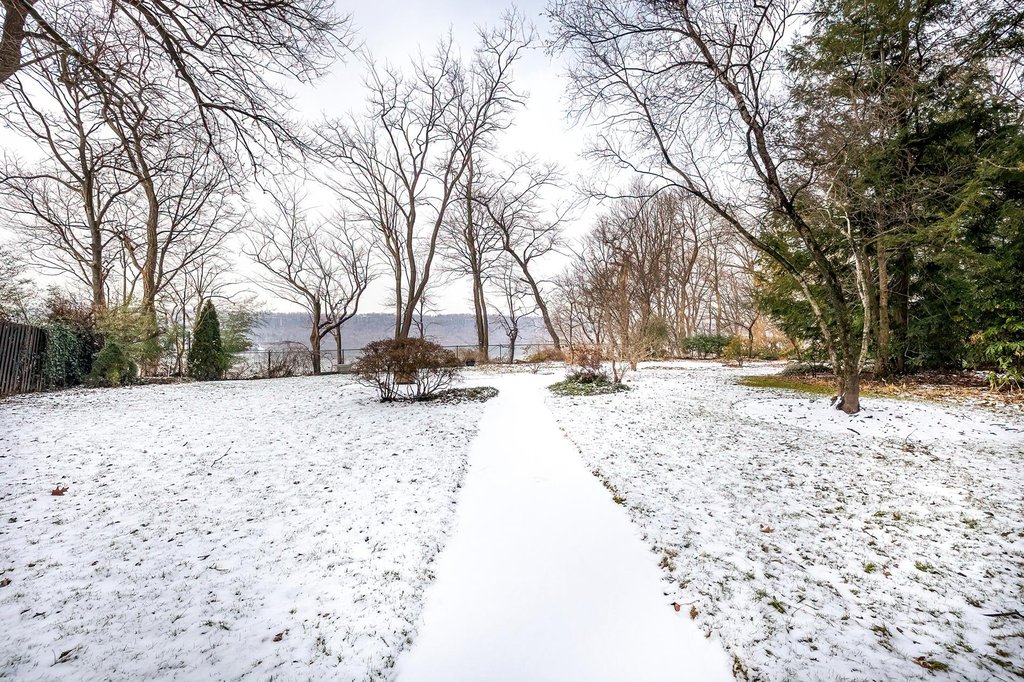 2727 Palisade Avenue, Unit 5A photo 16