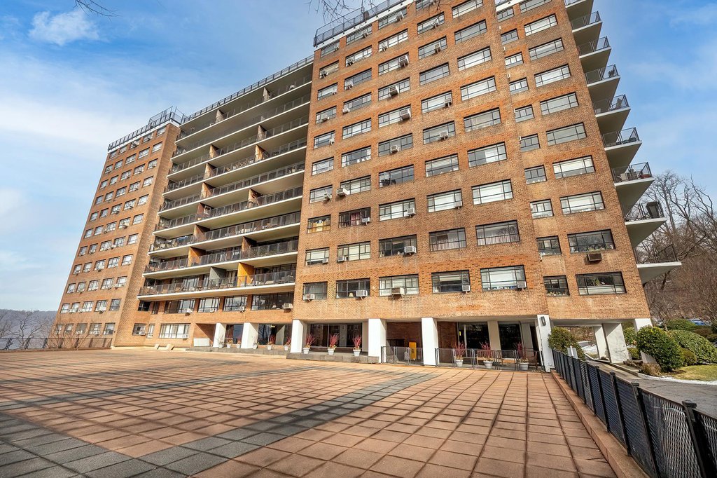 2727 Palisade Avenue, Unit 5A photo 17