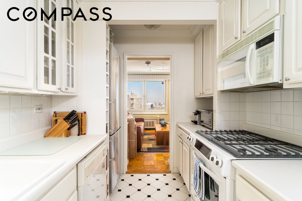 50 East 89th Street, Unit 31C photo 10