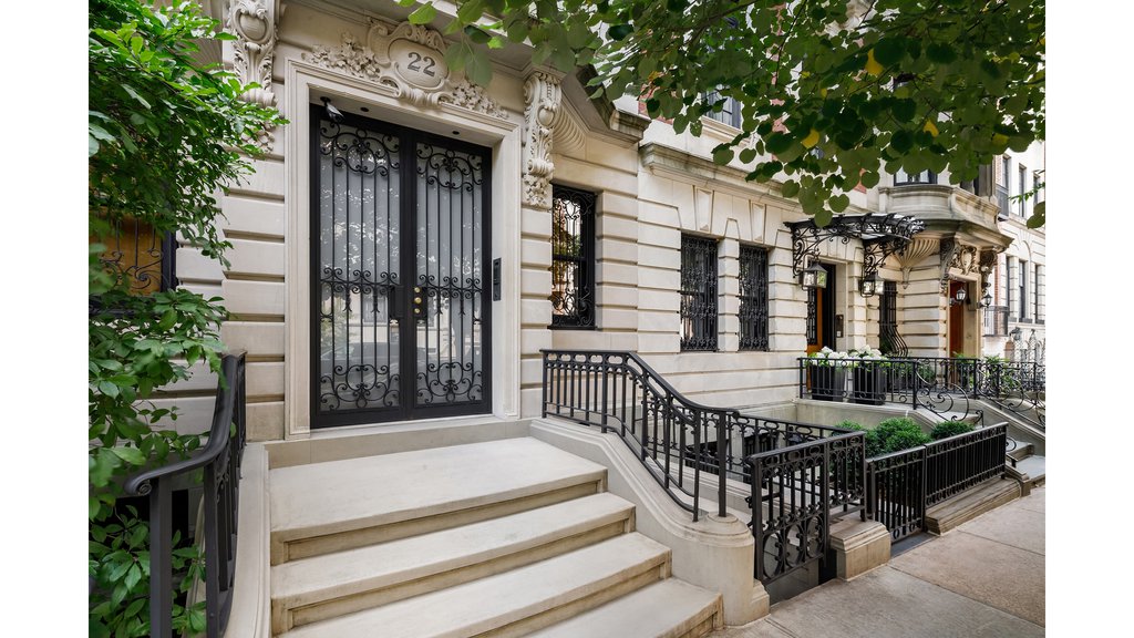 22 East 94th Street