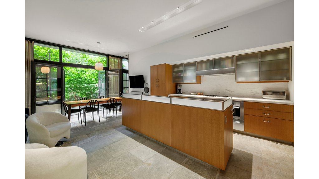 22 East 94th Street – For Sale photo 4