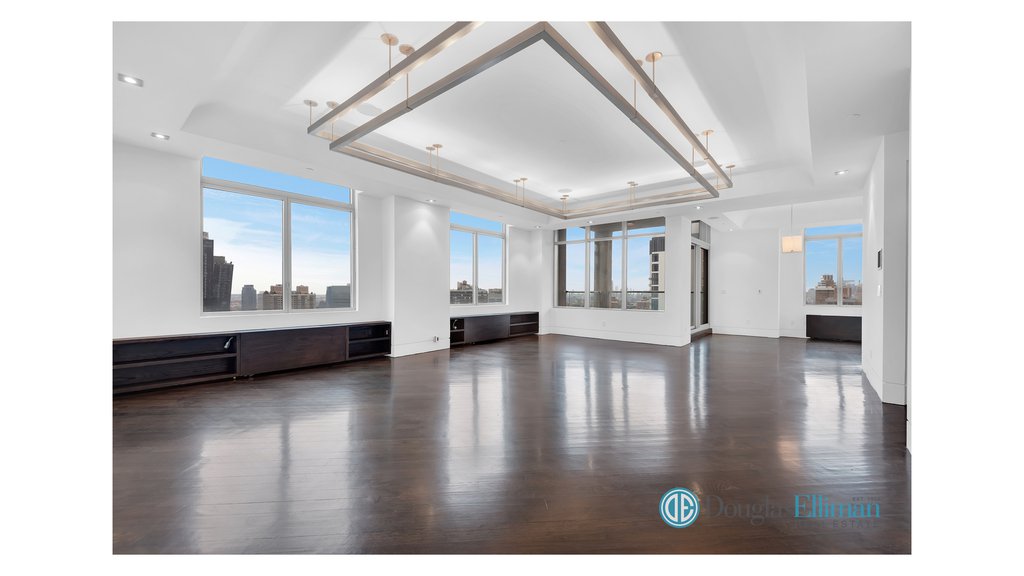556 Third Avenue, Unit PHE