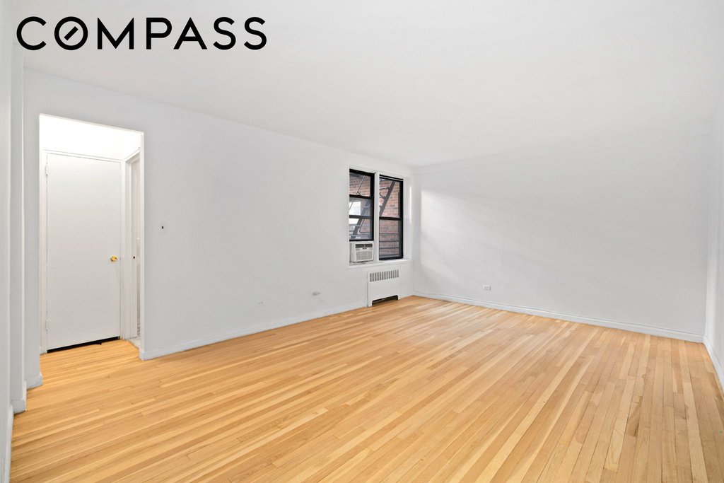 60 East 9th Street, Unit 235 photo 2
