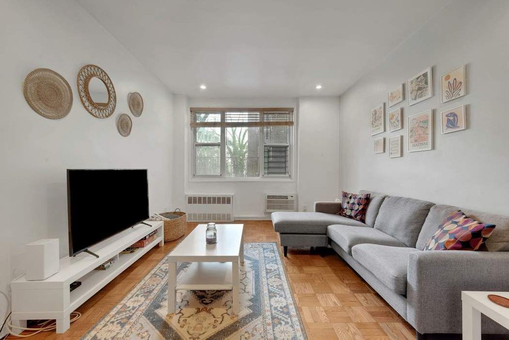 2390 Palisade Avenue, Unit 1G