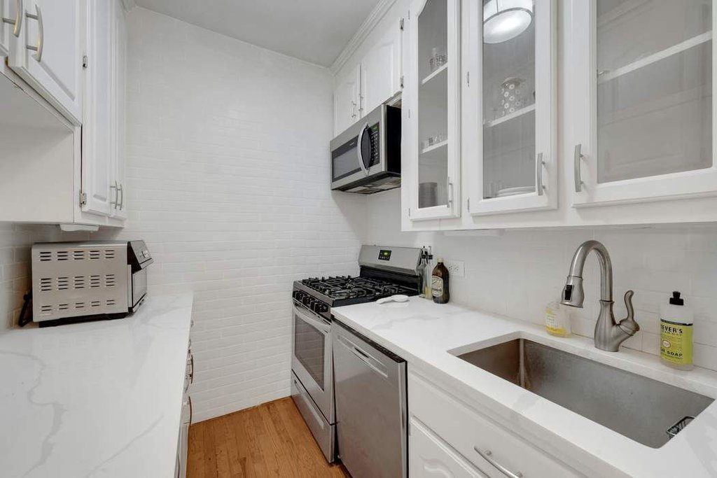 2390 Palisade Avenue, Unit 1G photo 8