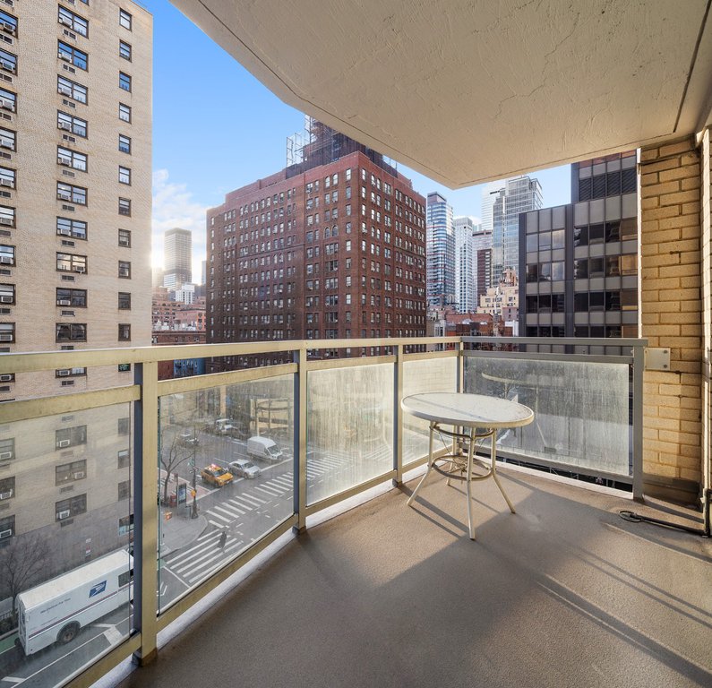 400 East 56th Street, Unit 6B photo 3
