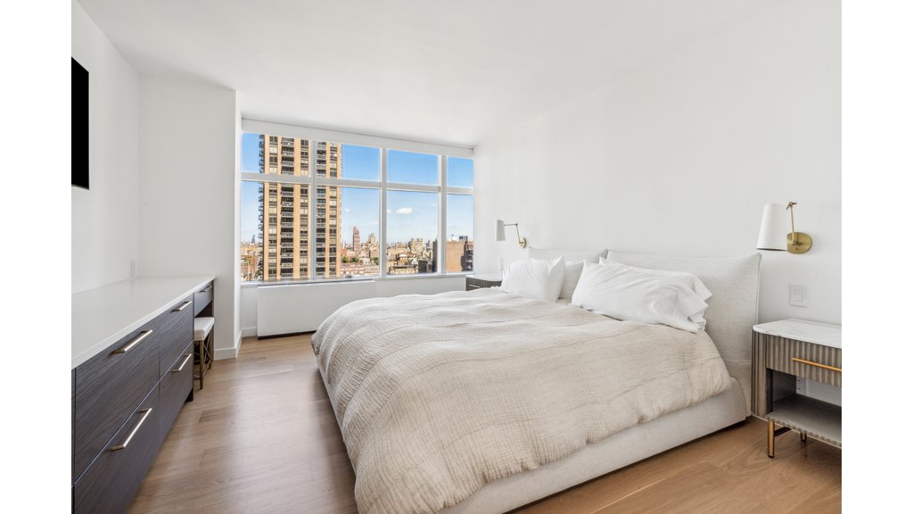 160 West 66th Street, Unit 29B photo 9