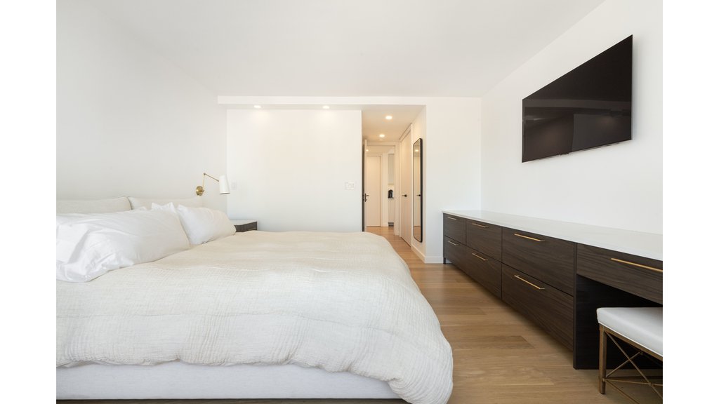 160 West 66th Street, Unit 29B photo 10