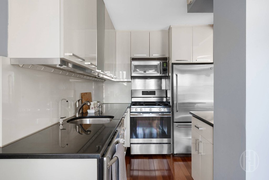 137 East 36th Street, Unit 20C photo 6