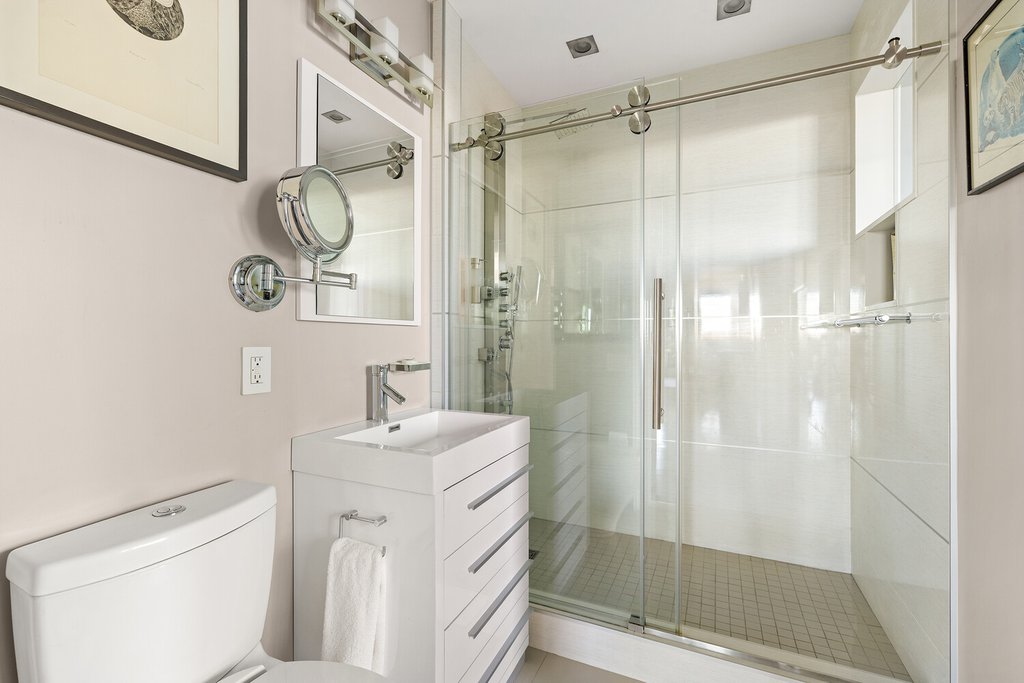 120 Riverside Boulevard, Unit 16HM photo 14