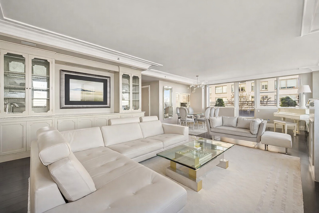 120 Riverside Boulevard, Unit 16HM