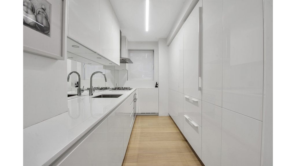 923 Fifth Avenue, Unit 2C photo 5