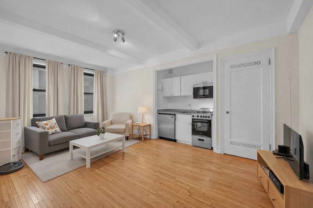 457 West 57th Street, Unit 614
