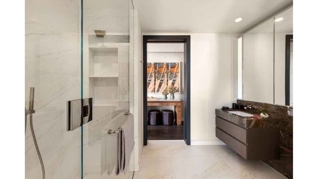 125 Greenwich Street, Unit 28A photo 2