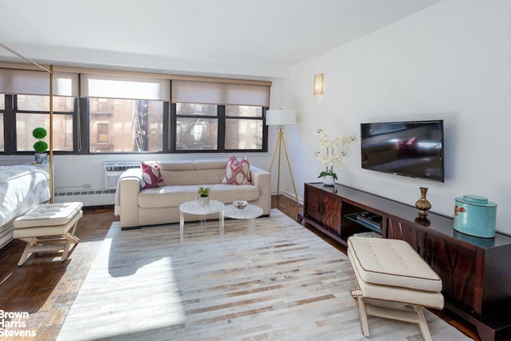 210 East 15th Street, Unit 5H