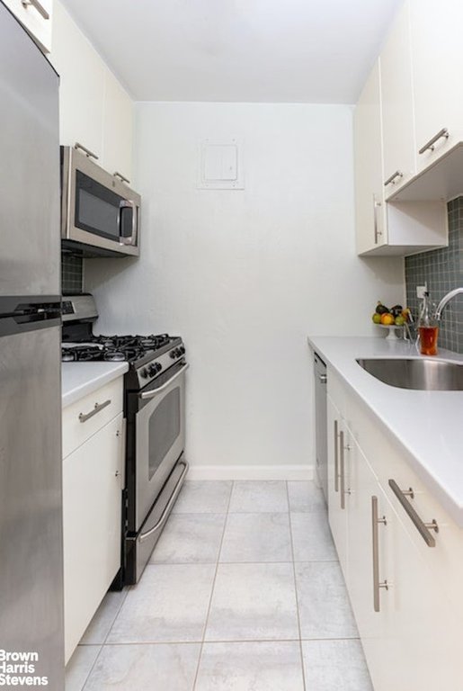 210 East 15th Street, Unit 5H photo 7